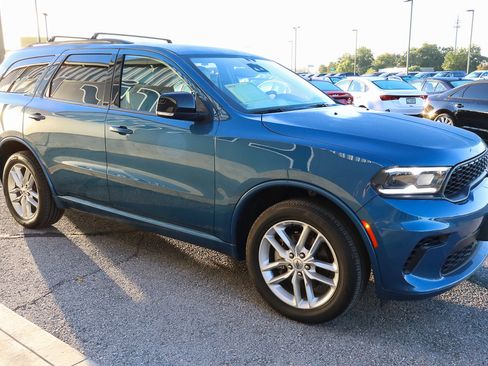 Used 2024 Dodge Durango GT image 3