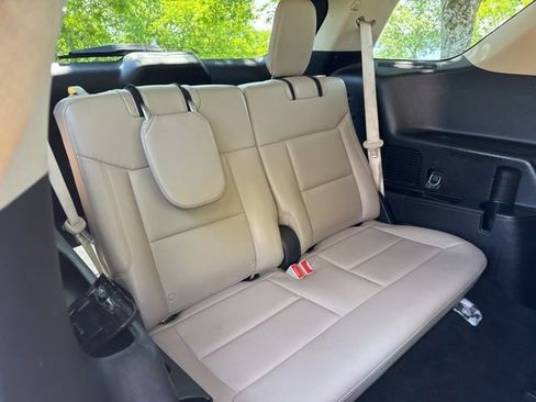 Used 2020 Ford Explorer XLT w/ Equipment Group 202A RWD image 12