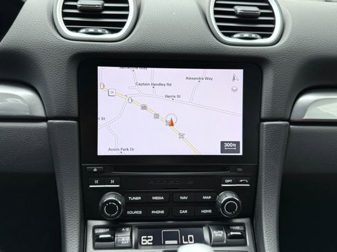 Used 2018 Porsche 718 Cayman RWD image 19