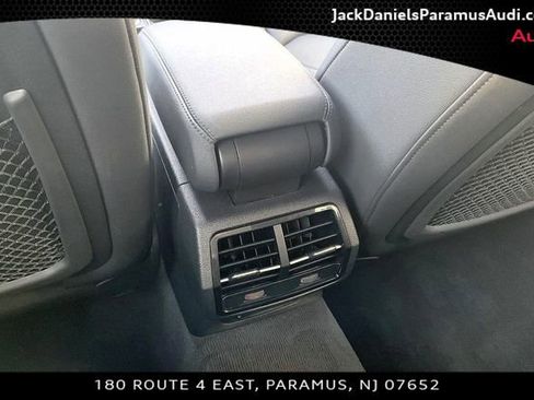 Used 2024 Audi Q3 2.0T Premium w/ Convenience Package image 22