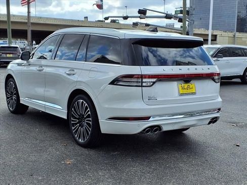 New 2025 Lincoln Aviator Black Label image 4