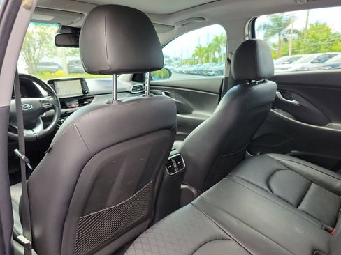 Used 2018 Hyundai Elantra GT w/ Tech Package 03 FWD image 10