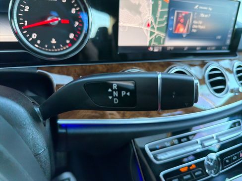 Used 2017 Mercedes-Benz E 300 4MATIC image 29