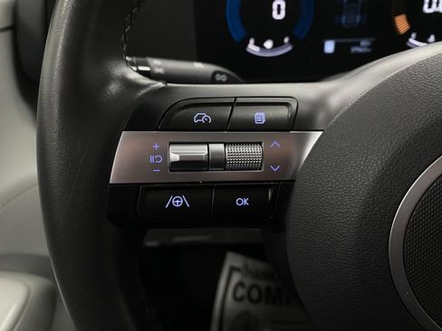 Certified 2025 Hyundai Kona SEL AWD/4WD image 15