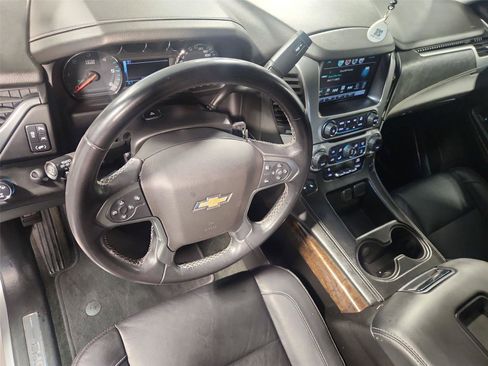 Used 2018 Chevrolet Suburban LT AWD/4WD image 10