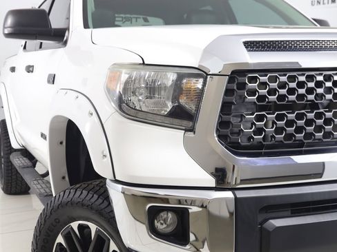 Used 2021 Toyota Tundra SR5 w/ SR5 Leather Package AWD/4WD image 14