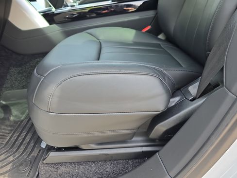 Certified 2026 Land Rover Range Rover Long Wheelbase SE image 28