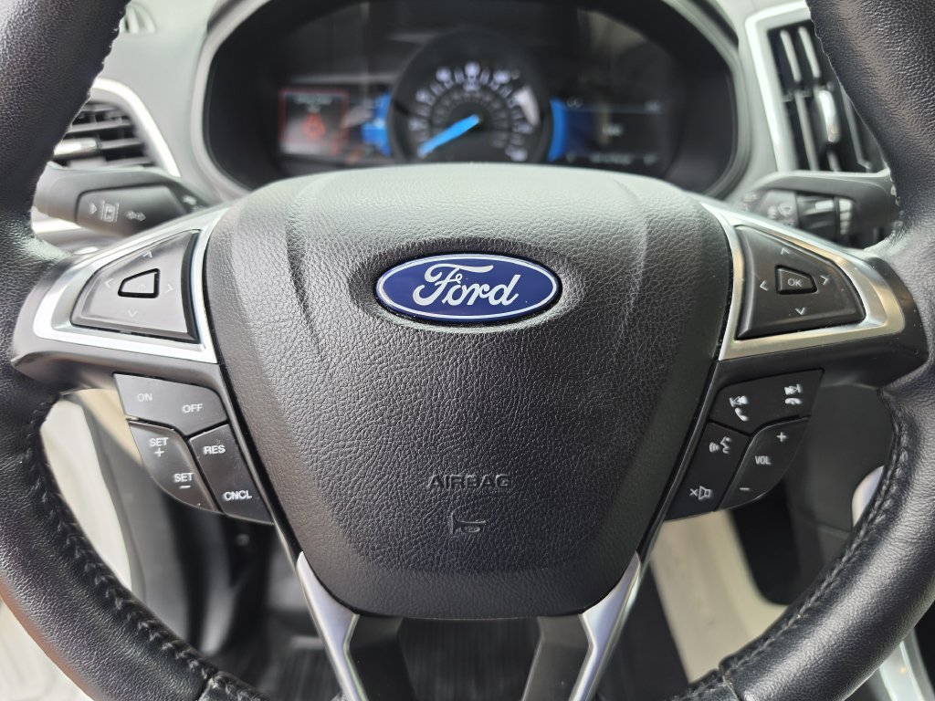 Used 2022 Ford Edge Titanium AWD/4WD image 30