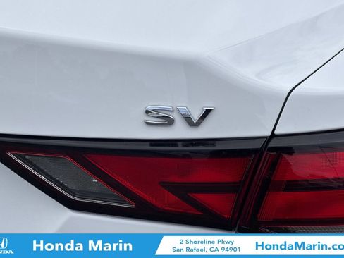 Used 2024 Nissan Sentra SV FWD image 35