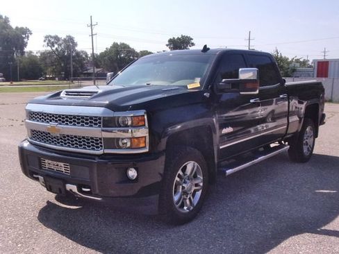 Used 2018 Chevrolet Silverado 2500 High Country w/ Duramax Plus Package AWD/4WD image 3