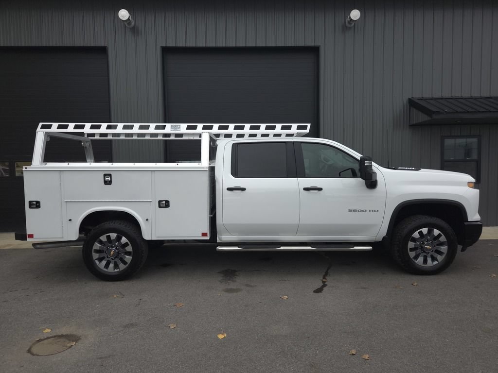 Used 2024 Chevrolet Silverado 2500 Custom w/ Custom Value Package AWD/4WD image 5
