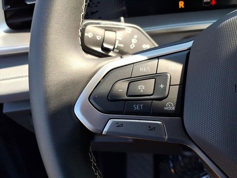 New 2026 Volkswagen Tiguan SE image 19