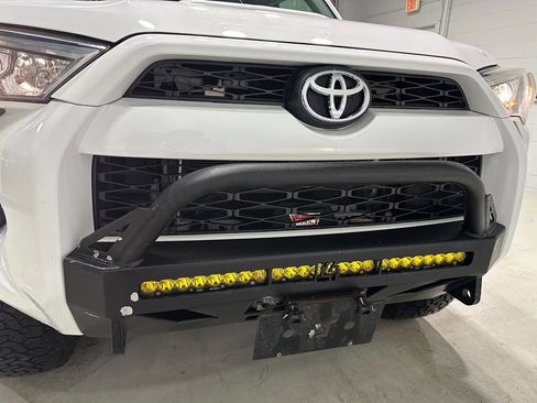 Used 2019 Toyota 4Runner TRD Off-Road Premium image 3