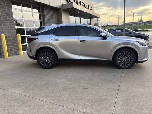 Used 2025 Lexus RX 350 w/ Convenience Package image 11