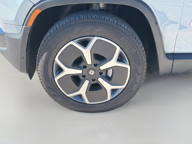 Used 2024 Rivian R1S Adventure Dual AWD/4WD image 40