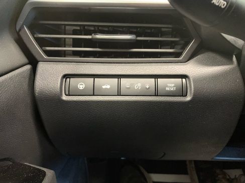 Used 2021 Nissan Altima 2.5 SV w/ SV Premium Package image 39