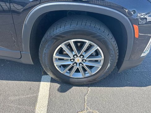 Used 2023 Chevrolet Traverse LT image 13