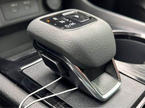 Used 2025 Nissan Rogue SV FWD image 29