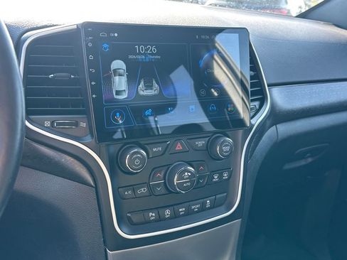 Used 2018 Jeep Grand Cherokee Altitude AWD/4WD image 20