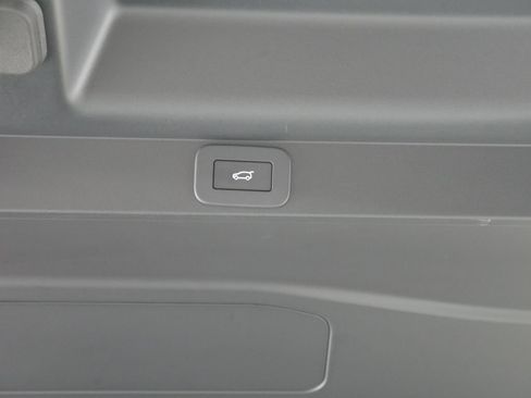 Used 2025 Land Rover Range Rover Autobiography AWD/4WD image 23
