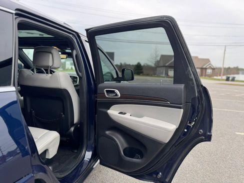 Used 2018 Jeep Grand Cherokee Limited image 18