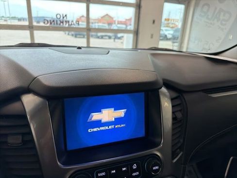 Used 2018 Chevrolet Suburban Premier AWD/4WD image 30