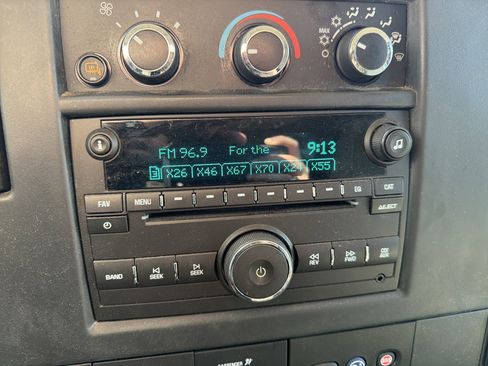 Used 2015 Chevrolet Express 3500 LS image 23