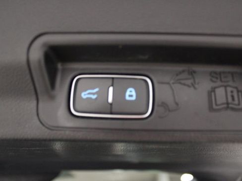 Used 2023 Ford Explorer XLT image 63