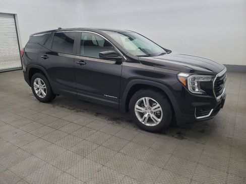 Used 2024 GMC Terrain SLE image 11
