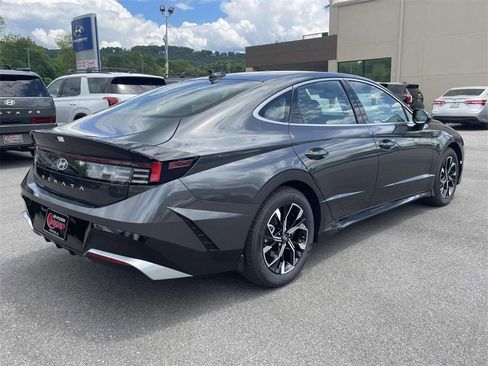 New 2025 Hyundai Sonata SEL image 4