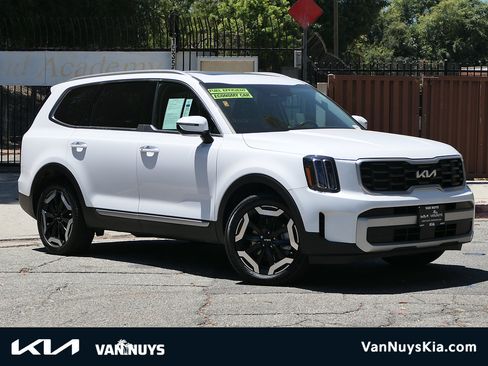 Used 2023 Kia Telluride S w/ S Sunroof Package AWD/4WD image 1
