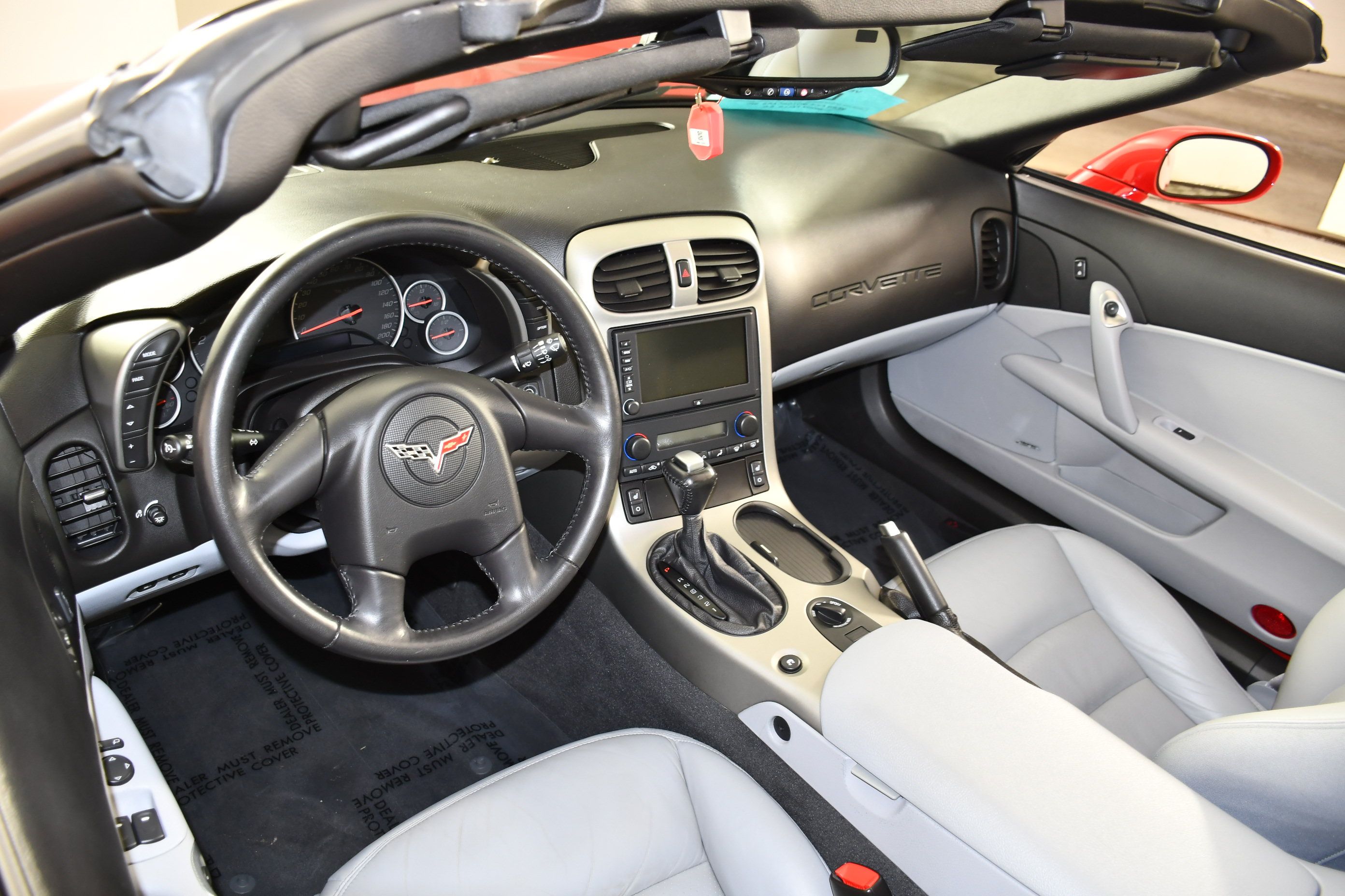 Used 2005 Chevrolet Corvette Coupe w/ Preferred Equipment Group RWD image 2