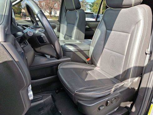 Used 2023 GMC Yukon SLT image 16