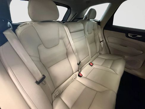 Used 2019 Volvo XC60 T5 Inscription w/ Protection Package AWD/4WD image 18