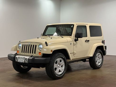 Used 2011 Jeep Wrangler Sahara w/ Connectivity Group AWD/4WD image 26