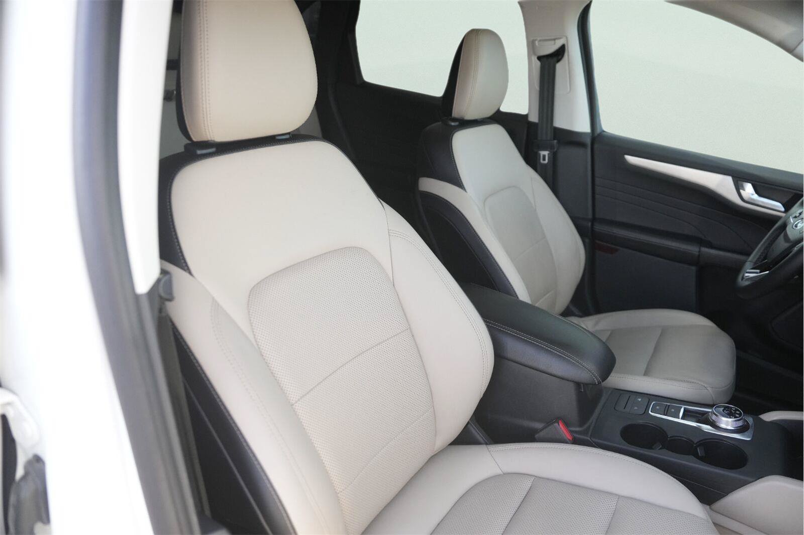 Used 2022 Ford Escape SEL w/ Technology Package FWD image 19