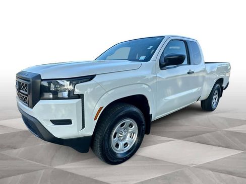 Used 2024 Nissan Frontier S RWD image 4