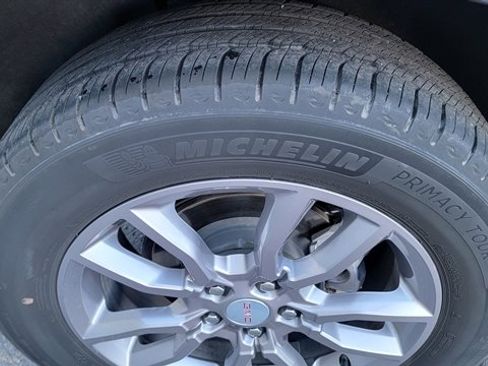 Used 2024 GMC Terrain SLT image 12