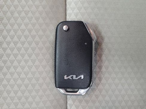 Used 2025 Kia Soul LX w/ LX Technology Package image 32