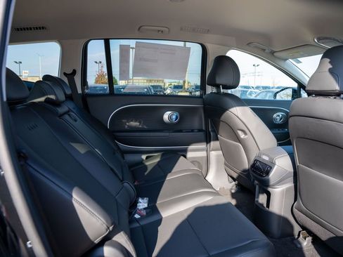 New 2026 Hyundai Ioniq 9 SEL image 14