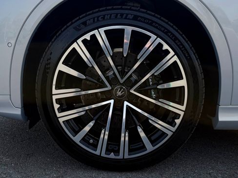 Used 2024 Maserati Grecale Trofeo AWD/4WD image 51