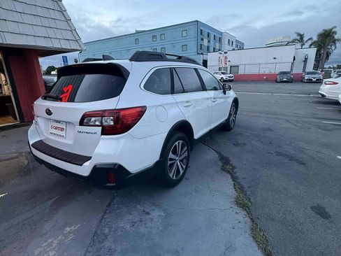 Used 2018 Subaru Outback 2.5i Limited image 16