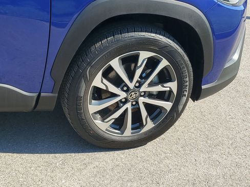 Certified 2023 Toyota Corolla Cross XLE w/ Convenience Package FWD image 5