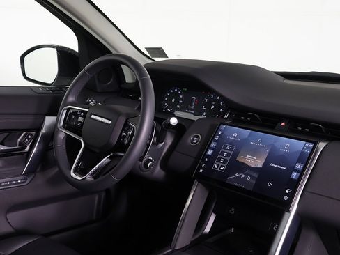 Used 2025 Land Rover Discovery Sport S image 23