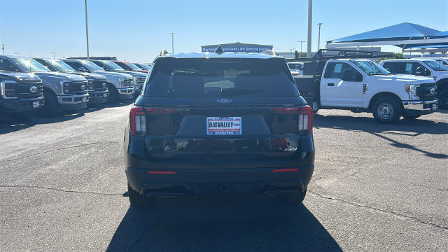 Certified 2025 Ford Explorer ST-Line AWD/4WD image 4