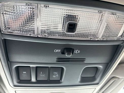 Used 2016 Toyota 4Runner SR5 AWD/4WD image 27