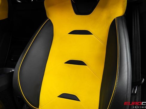 Used 2022 Lamborghini Huracan EVO AWD/4WD image 39