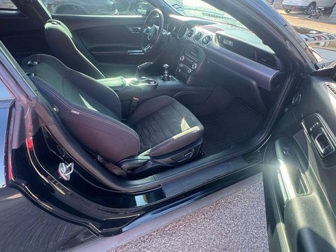 Used 2016 Ford Mustang Coupe RWD image 11