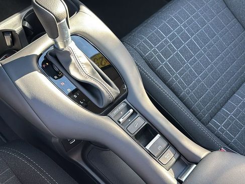 Certified 2025 Honda HR-V LX image 21