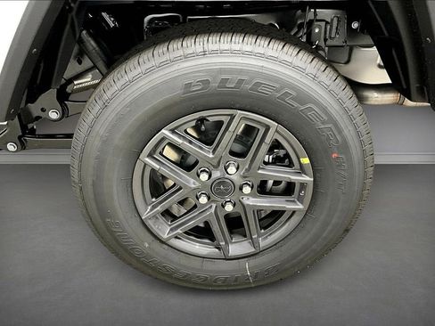 New 2025 Jeep Gladiator Sport image 12